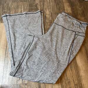 LIVI for Lane Bryant Heather Gray Flare Leggings Plus Size 22/24